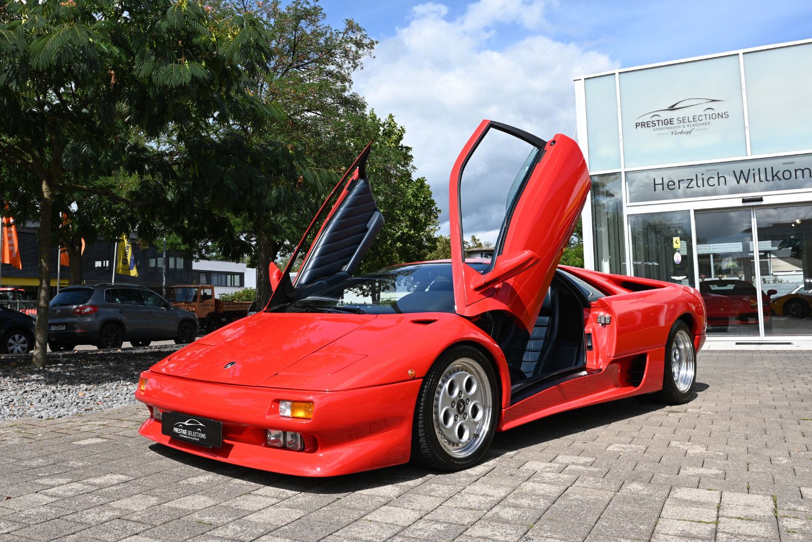 LAMBORGHINI